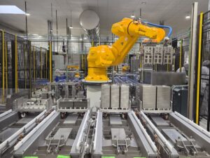 La  Semelog inaugure la première laverie industrielle robotisée de contenants alimentaires réemployables
